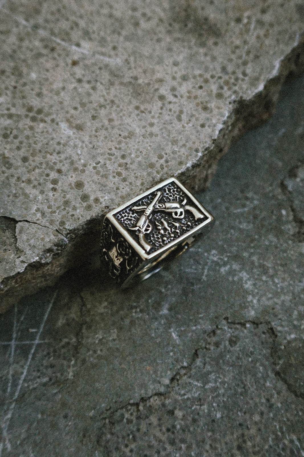 Gunslinger Ring