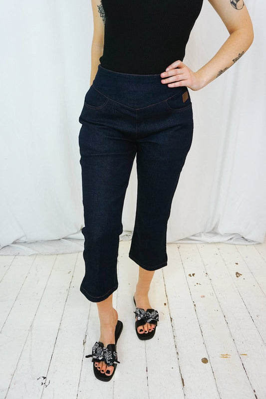 Dark Denim Joan Capri - Trousers - Queen Kerosin