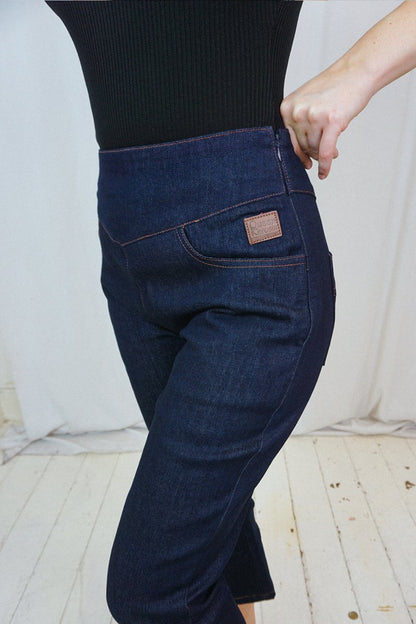 Dark Denim Joan Capri - Trousers - Queen Kerosin
