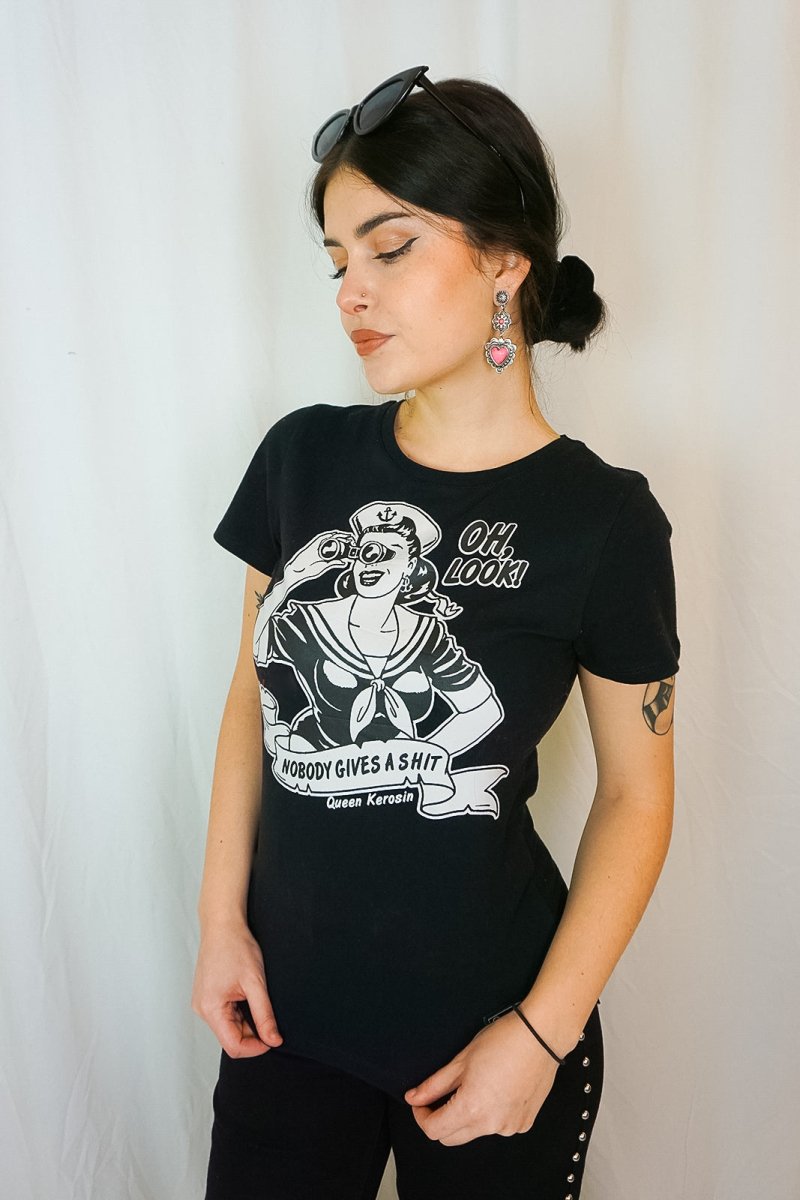 Nobody Gives a Shit Shirt - Shirts - Queen Kerosin